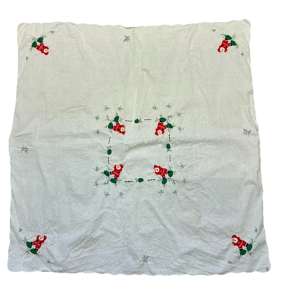 Vintage‎ Tablecloth White Christmas Santa Mistletoe Embroidered 39
